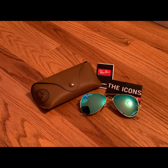 Blue Mirrored Ray Ban Aviator Sunglasses - Picture 2 of 4